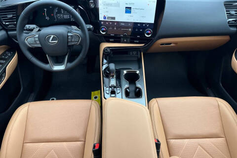 2026 Lexus NX 450h+ Luxury