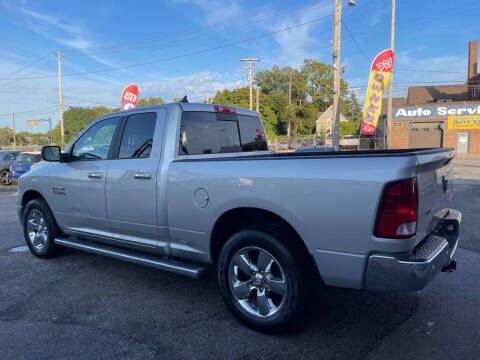 2017 RAM 1500 SLT