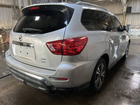 2017 Nissan Pathfinder SV