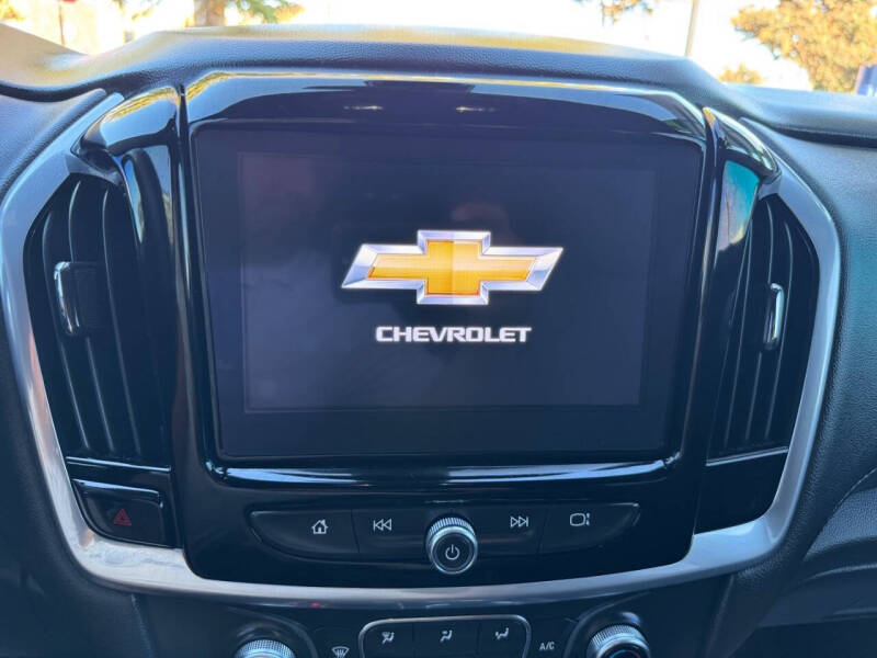 2022 Chevrolet Traverse LT Cloth