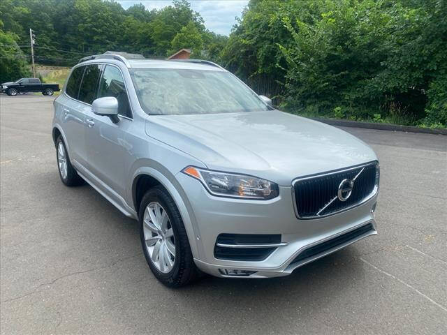 2016 Volvo XC90 T6 Momentum