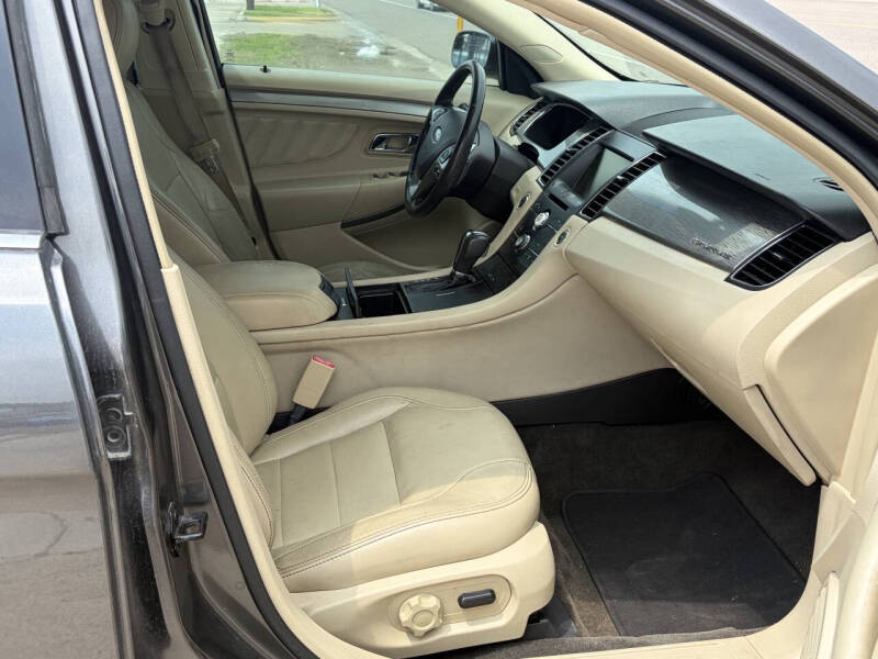 2015 Ford Taurus SEL