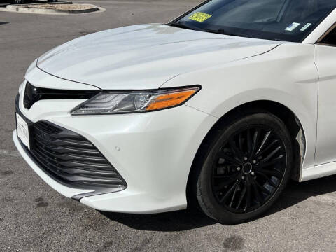 2019 Toyota Camry Hybrid XLE