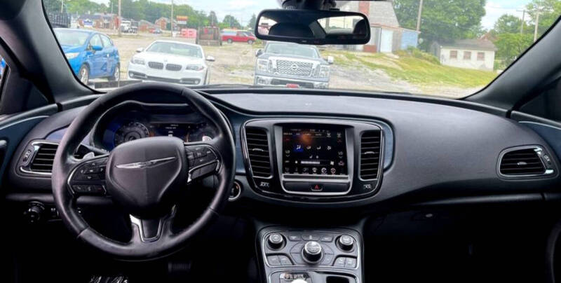 2016 Chrysler 200