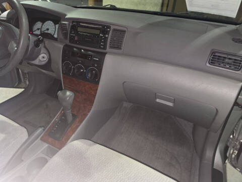 2004 Toyota Corolla LE