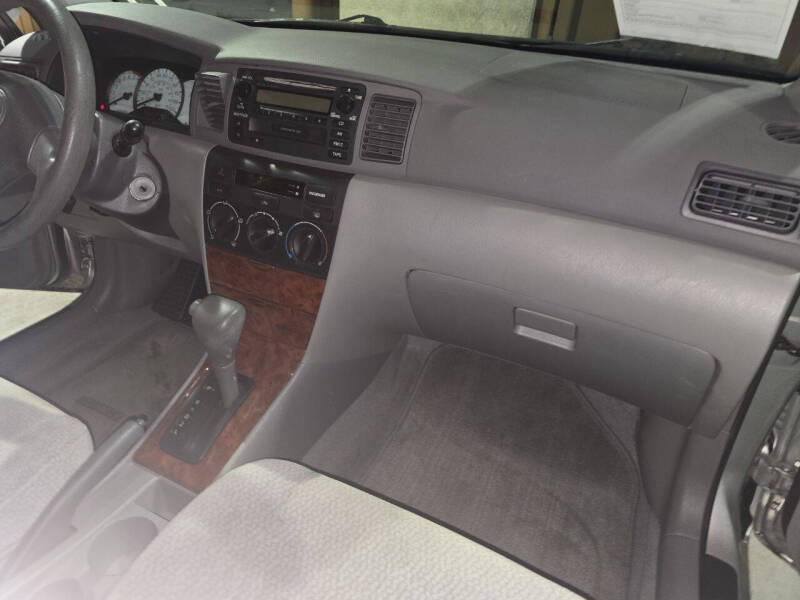 2004 Toyota Corolla LE