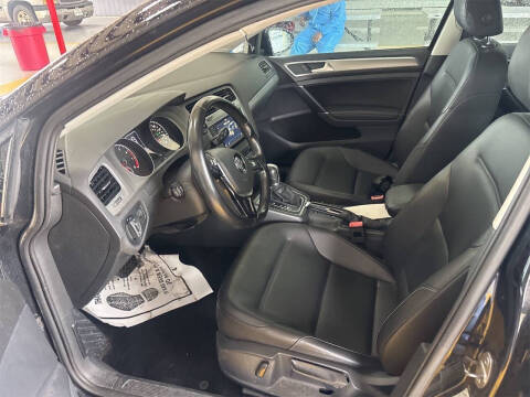 2017 Volkswagen Golf TSI SEL