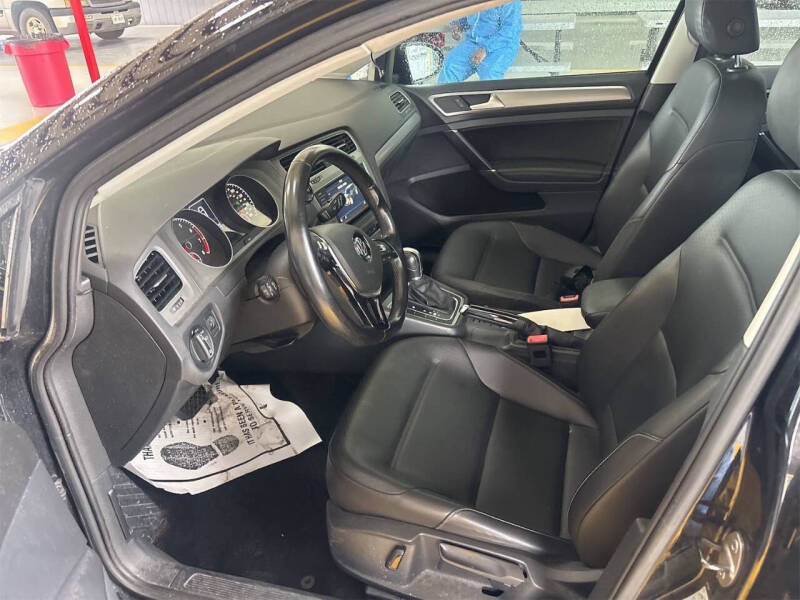 2017 Volkswagen Golf TSI SEL