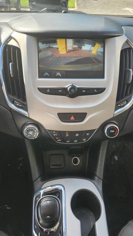 2017 Chevrolet Cruze LS Auto