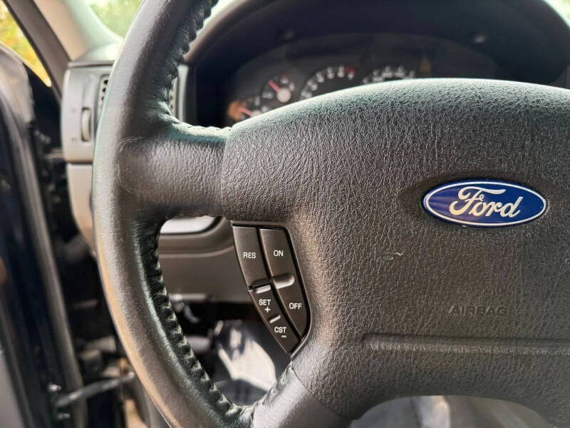 2004 Ford Explorer Limited