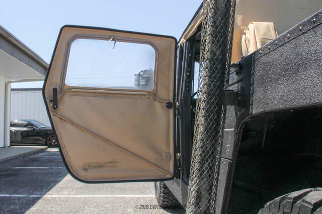 2014 AM General Hummer