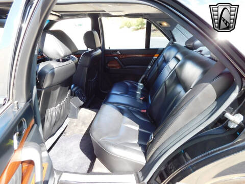 1992 Mercedes-Benz 300-Class 300 SE