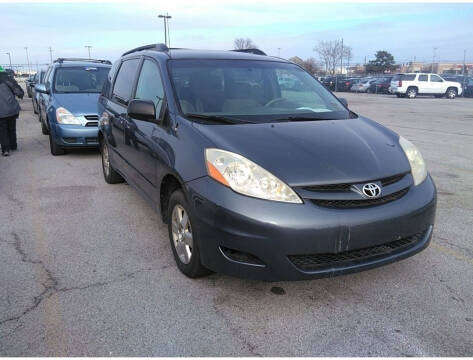 2006 Toyota Sienna for sale at The Bengal Auto Sales LLC in Hamtramck MI