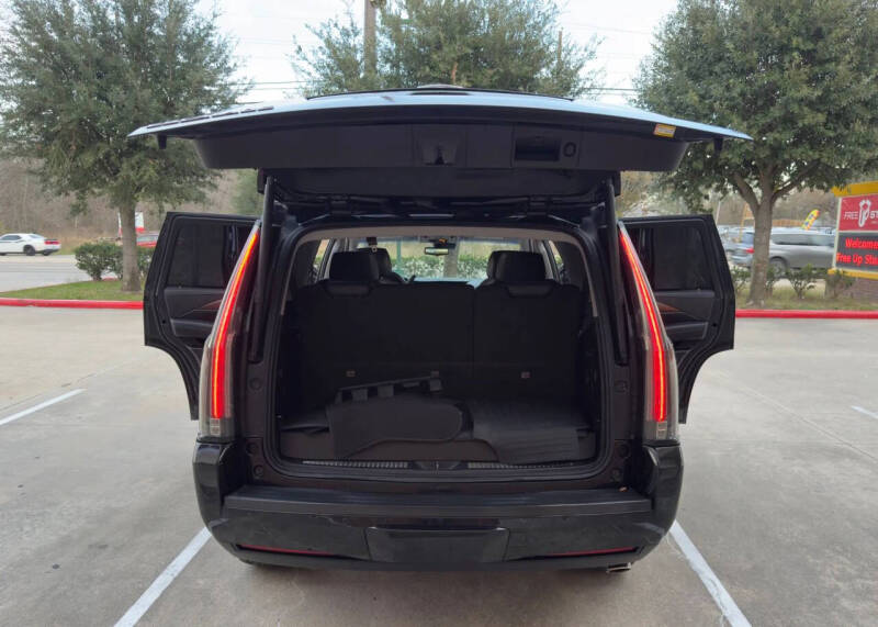 2017 Cadillac Escalade Luxury