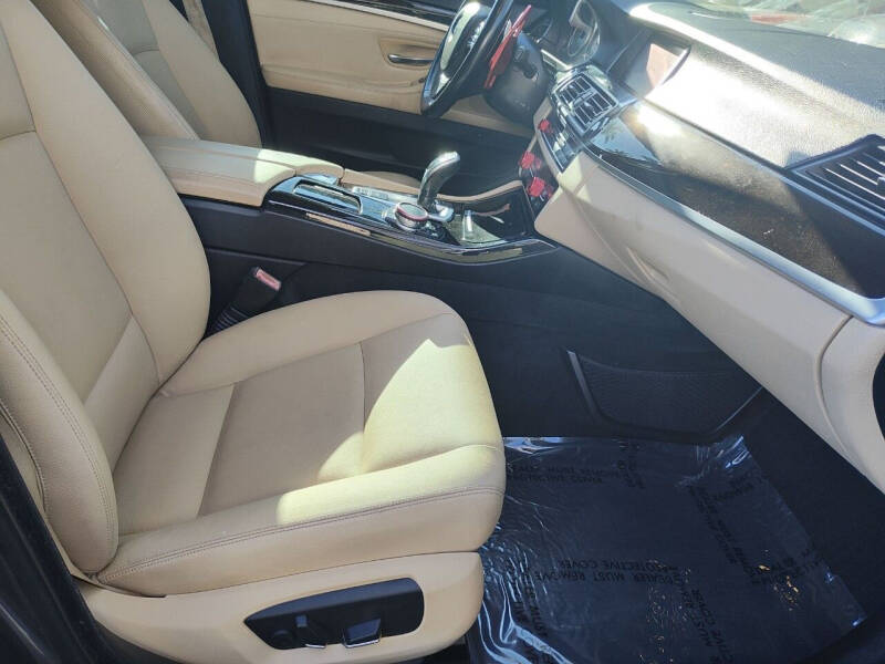 2016 BMW 5 Series 528i