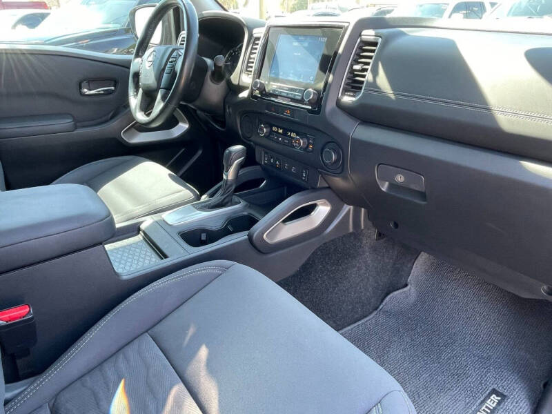 2022 Nissan Frontier SV