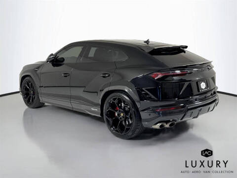 2023 Lamborghini Urus Performante