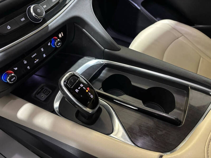 2020 Buick Enclave Essence