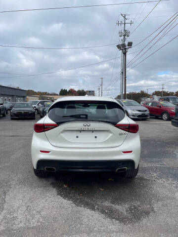 2017 Infiniti QX30