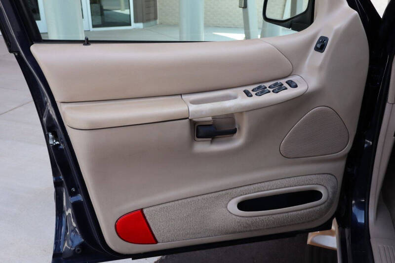 2000 Ford Explorer Eddie Bauer