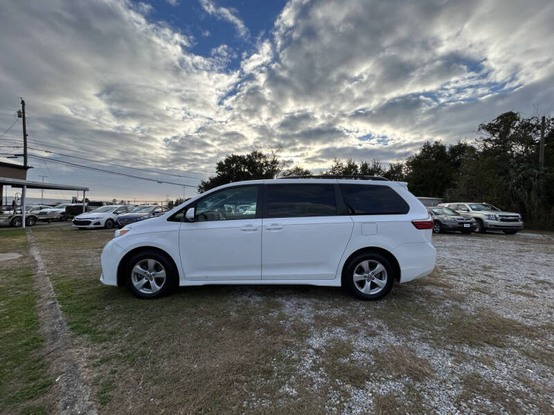 2019 Toyota Sienna LE 8-Passenger