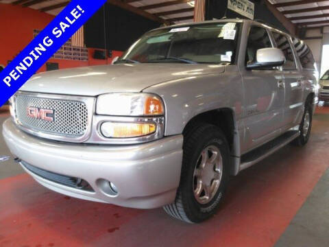 2005 GMC Yukon XL for sale at St. Croix Classics in Lakeland MN