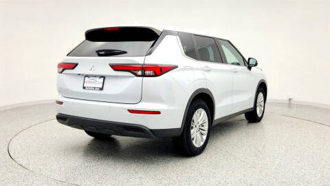 2023 Mitsubishi Outlander ES