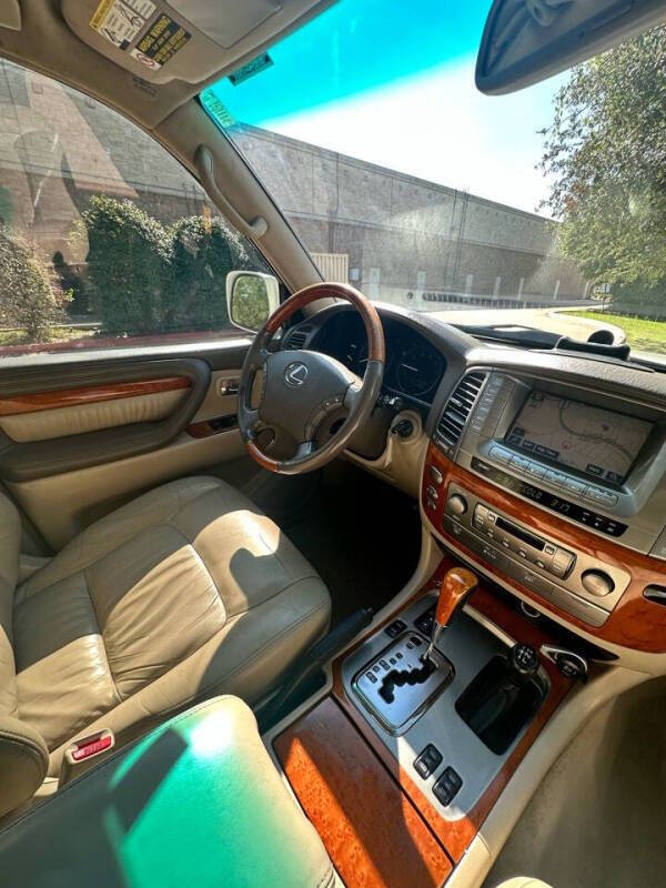 2004 Lexus LX 470