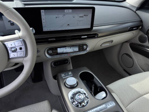 2024 Genesis GV60 Advanced