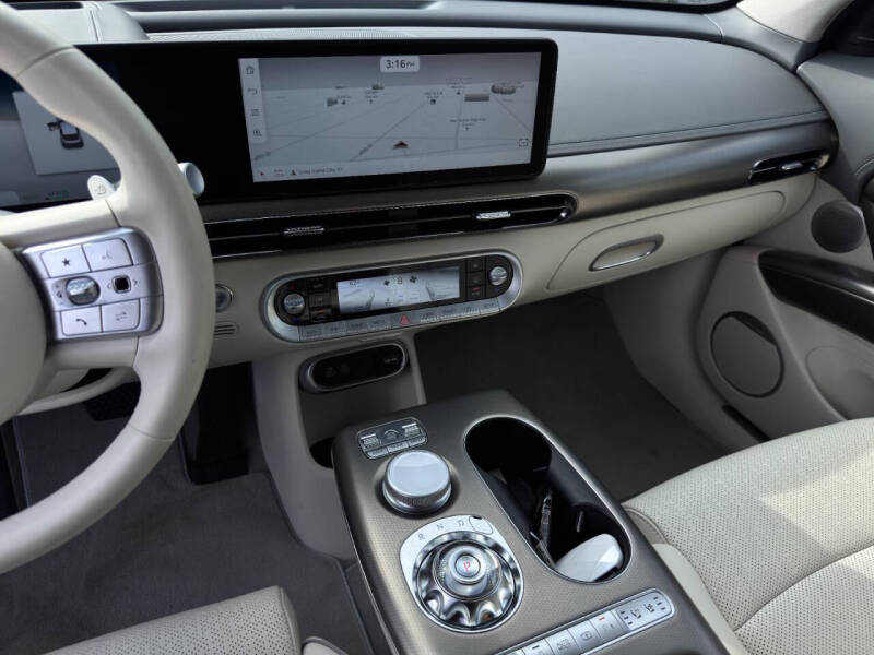 2024 Genesis GV60 Advanced