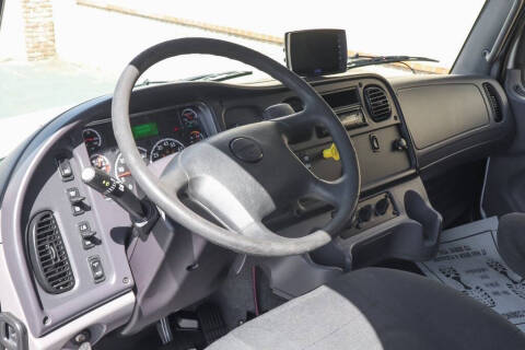 2016 Freightliner M2 106