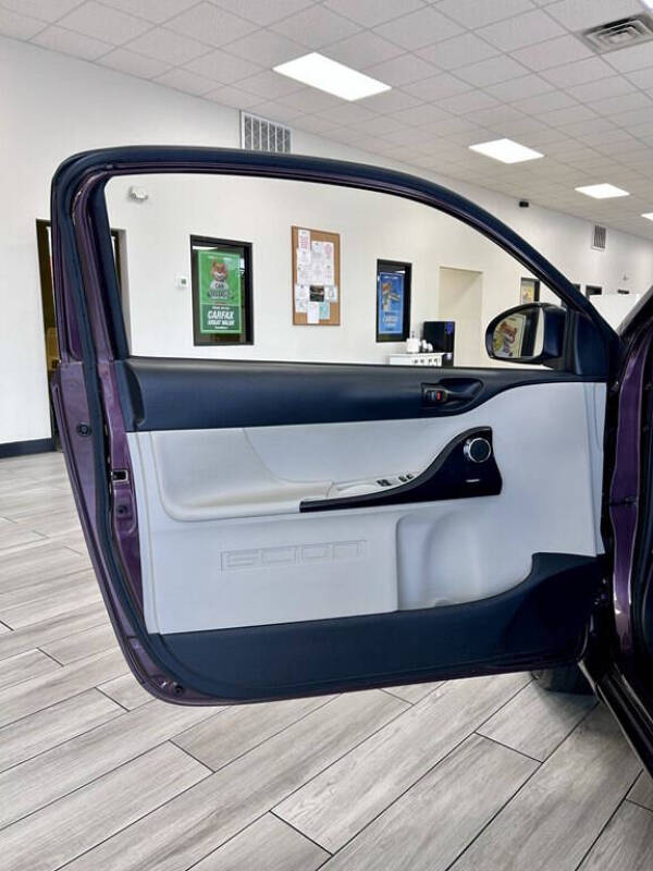 2013 Scion iQ