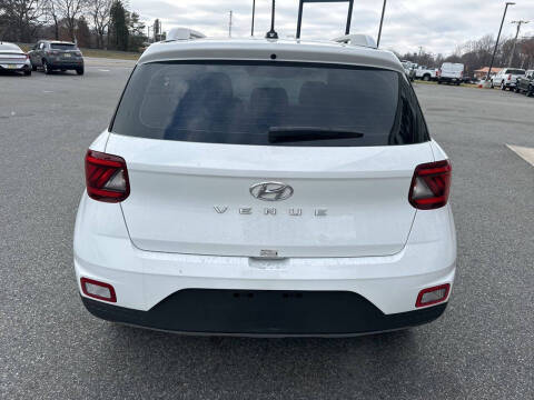 2024 Hyundai Venue SEL