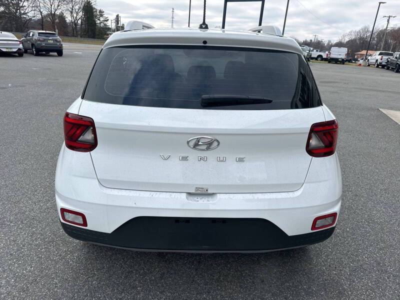 2024 Hyundai Venue SEL