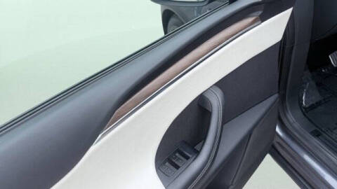 2023 Tesla Model X Standard Range