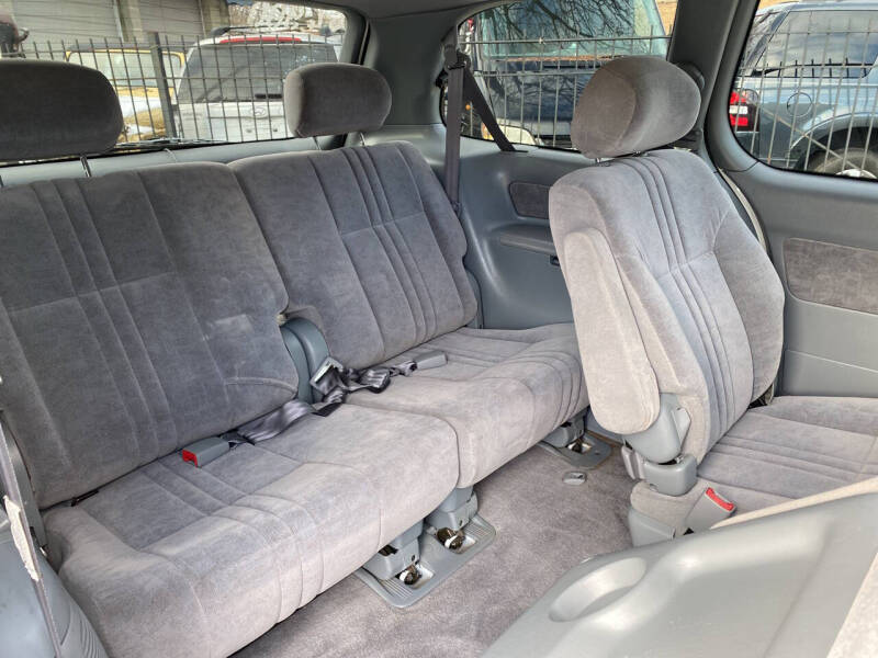 2001 Toyota Sienna LE