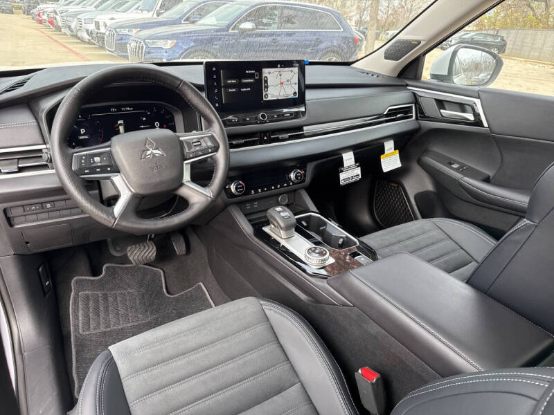 2026 Mitsubishi Outlander SE