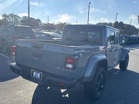 2025 Jeep Gladiator NightHawk
