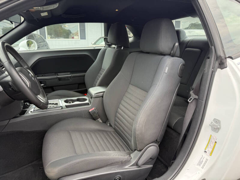 2013 Dodge Challenger SXT