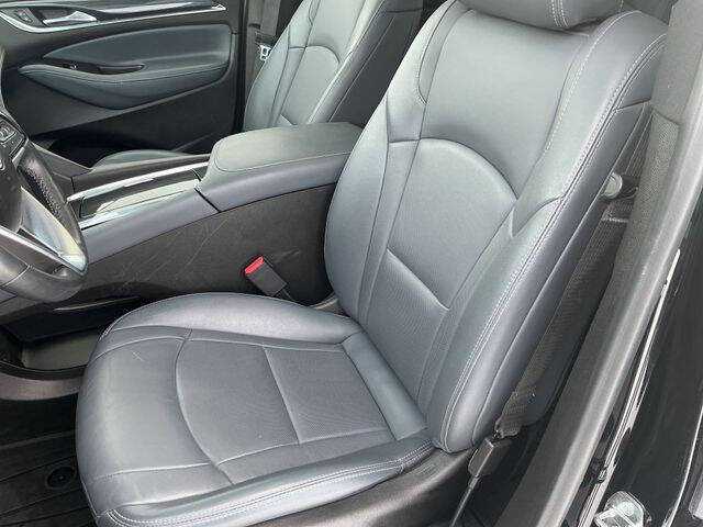 2022 Buick Enclave Essence