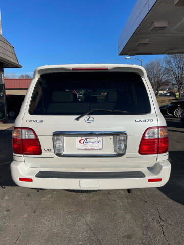 2004 Lexus LX 470