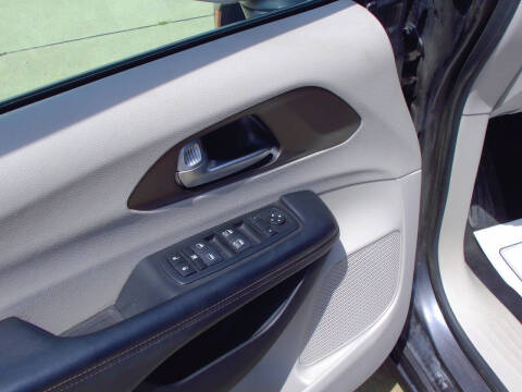 2017 Chrysler Pacifica Touring-L