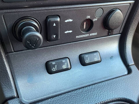 2003 Ford Thunderbird