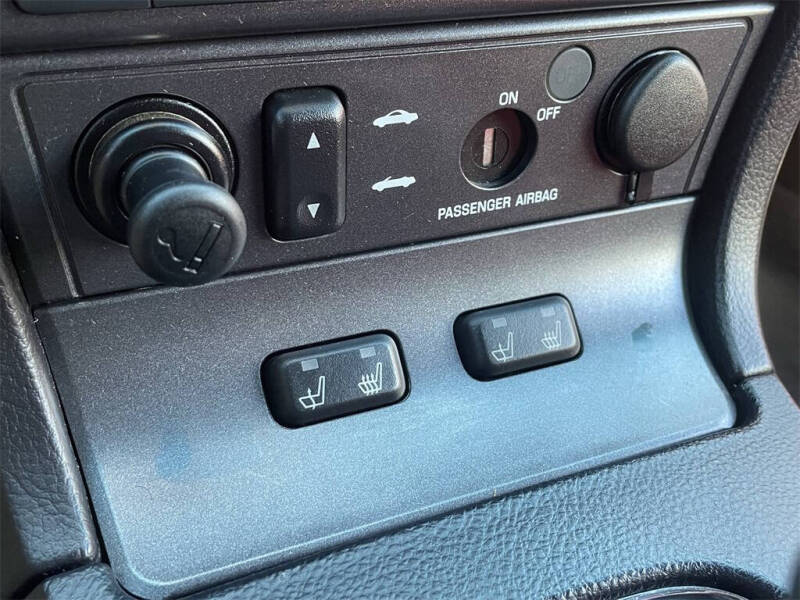 2003 Ford Thunderbird