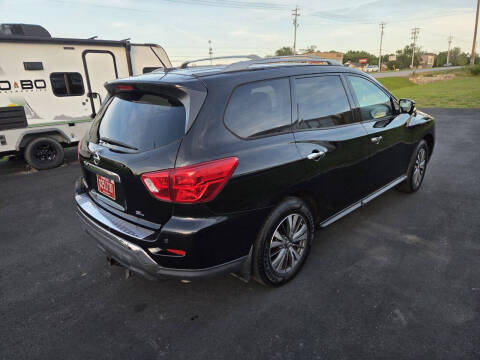 2017 Nissan Pathfinder SL