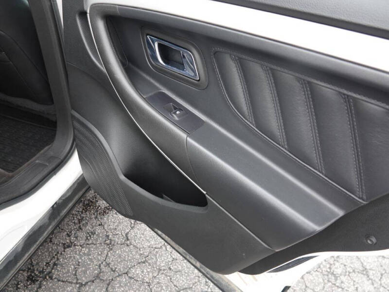 2017 Ford Taurus SEL