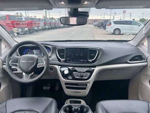 2024 Chrysler Pacifica Touring L