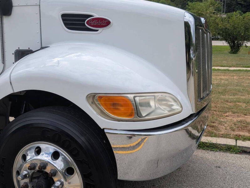 2007 Peterbilt 335