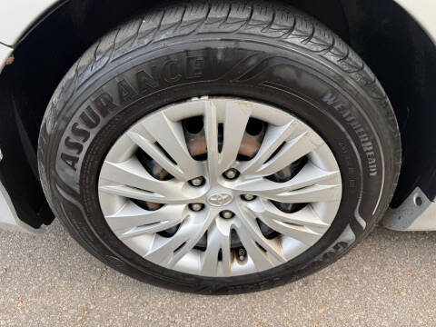 2012 Toyota Camry Hybrid LE