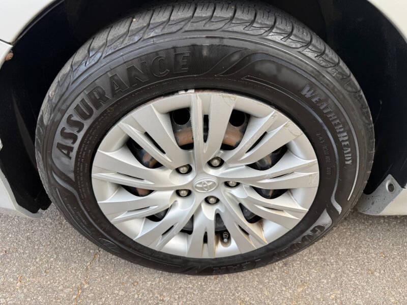 2012 Toyota Camry Hybrid LE